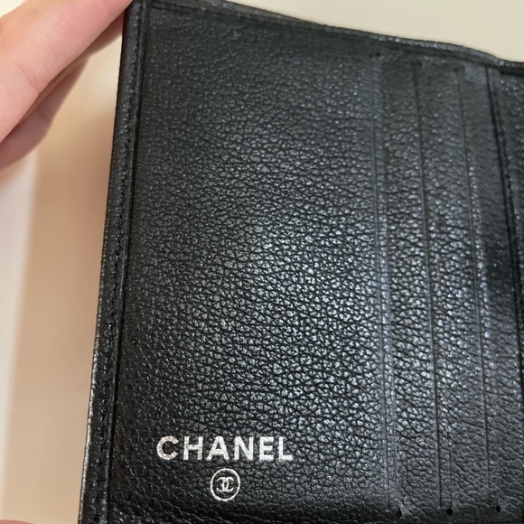 Chanel Wallet Camellia Black Lambskin - Picture 9 of 11